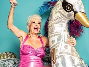 Ini Si Nenek Flamboyan Berusia 82 yang Cari Jodoh Lewat Tinder