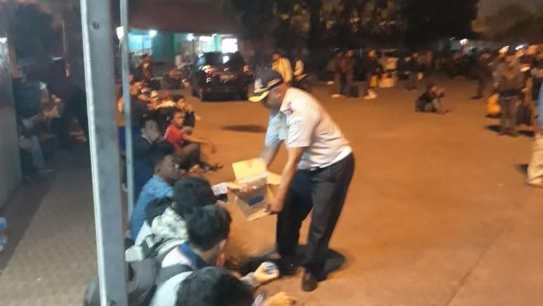 Penumpang di Terminal Kampung Rambutan Naik Drastis Jelang Coblosan