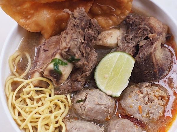 Sore-sore Begini Paling Asyik Jajan Bakso Rusuk yang Mantul Ini