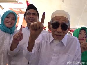 Isyarah yang Membuat Keluarga Rela Mbah Moen Dimakamkan di Mekah Isyarah yang Membuat Keluarga Rela Mbah Moen Dimakamkan di Mekah