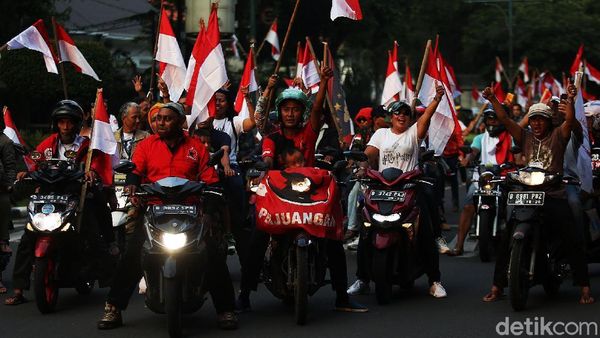 Pendukung Jokowi Berpesta di Bundaran HI