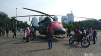 Libur Pemilu 2019 ke Monas, Bisa Foto Depan Helikopter