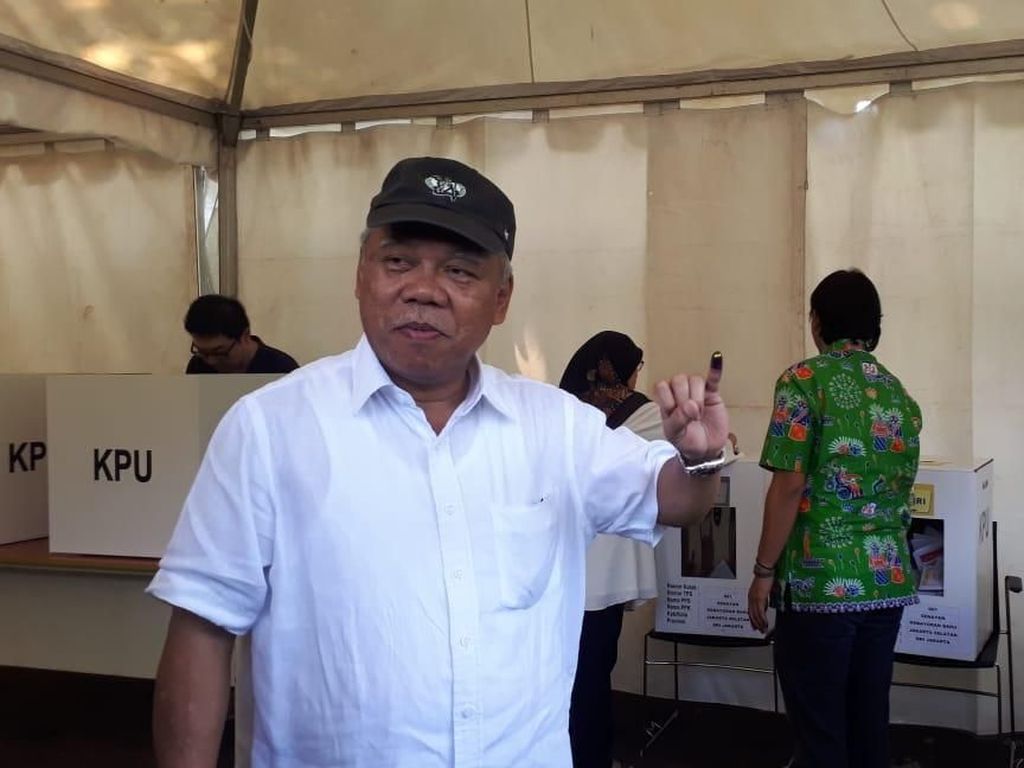 Menteri PUPR Usai Nyoblos: Mudah-mudahan Allah Beri yang Terbaik Menteri PUPR Usai Nyoblos: Mudah-mudahan Allah Beri yang Terbaik