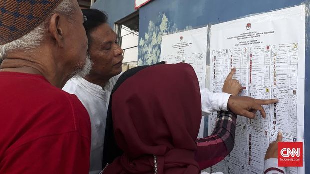 Melihat Para Pencoblos di Tanah Gusuran Kampung Akuarium
