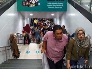 Jumlah Penumpang MRT Cetak Rekor (Lagi) Imbas Demo Mahasiswa Jumlah Penumpang MRT Cetak Rekor (Lagi) Imbas Demo Mahasiswa