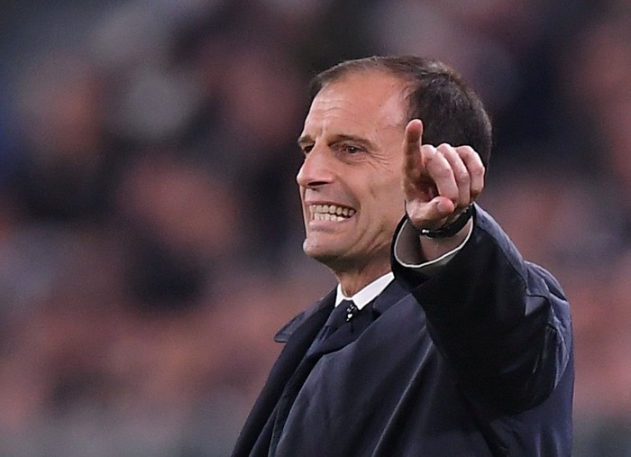 Soccer Football - Champions League Quarter Final Second Leg - Juventus v Ajax Amsterdam - Allianz Stadium, Turin, Italy - April 16, 2019  Juventus coach Massimiliano Allegri gestures during the match             REUTERS/Alberto Lingria