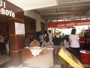 Ahmad Dhani Nyoblos di Rutan Medaeng, Enggan Diliput Media Ahmad Dhani Nyoblos di Rutan Medaeng, Enggan Diliput Media