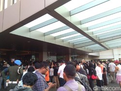 Sorak-sorai Pro-Jokowi di Djakarta Theater: Alhamdulillah Menang Lagi