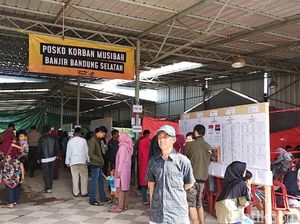 Potret Antusiasme Korban Banjir Bandung Nyoblos