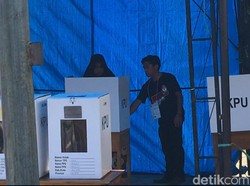 Pemungutan Suara di Polman Sulbar Molor, Petugas-Warga Adu Mulut
