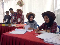 TPS Unik di Penjuru RI, dari Berbaju Adat hingga ala Pelaminan