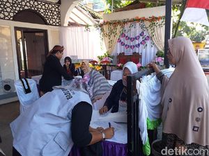 TPS Happy Nyoblos di Garut Bernuansa Pesta Pernikahan TPS Happy Nyoblos di Garut Bernuansa Pesta Pernikahan