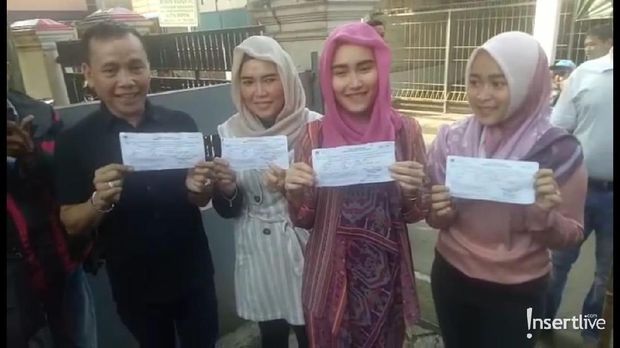 Nyoblos Bersama Keluarga, Ayu Ting Ting Deg-degan