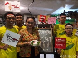 Kedai Ini Sediakan Seporsi Ketan Anti Golput Bagi Warga yang Mencoblos