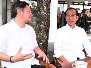 Gading Marten ke Jokowi: Pak Tolong Pimpin Negara Kita Ini Satu Kali Lagi Gading Marten ke Jokowi: Pak Tolong Pimpin Negara Kita Ini Satu Kali Lagi