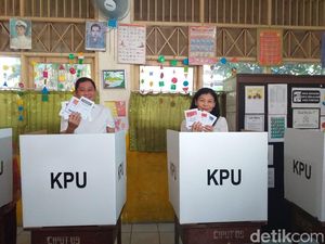 Nyoblos Pakai Baju Putih, Jonan: Janjian dengan Para Menteri