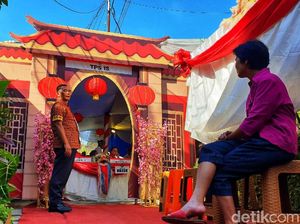 Dekorasi Unik Khas Negeri Tirai Bambu di TPS Sukabumi