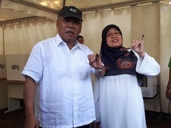 Usai Nyoblos, Menteri PUPR Basuki Pamer Kelingking Bertinta