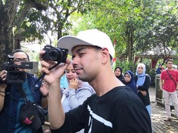 Nge-Vlog di Dinner Syahreino, Raffi Ahmad Kena Tegur Syahrini