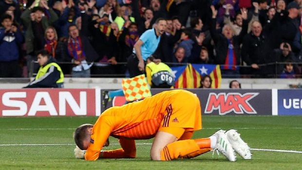 David de Gea menyesali blunder yang dilakukannya di markas Barcelona.