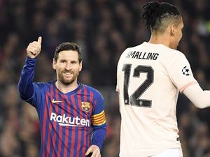 Messi Malam Tadi: Mencuri dari Young, Kolongi Fred, Lewati Smalling, Perdaya De Gea