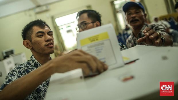 Suasana pemungutan suara di TPS 016, Panti Sosial Bina Netra Cahaya Batin, Cawang, Jakarta, Rabu, 17 April 2019. CNN Indonesia/Bisma Septalisma