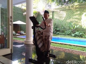 Maruf Amin Olahraga Sambil Sarungan Jelang Coblosan