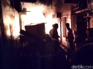 Api di Pasar Lawang Membesar, Lantai Dasar Ludes Dilalap Si Jago Merah