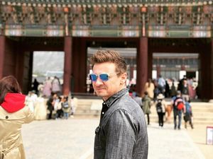 Deretan Film Terbaik Jeremy Renner, The Hurt Locker hingga Wind River Deretan Film Terbaik Jeremy Renner, The Hurt Locker hingga Wind River
