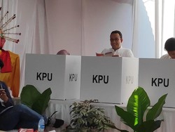 Sempat Hitung Ulang, Prabowo Menang Tipis di TPS Anies Baswedan