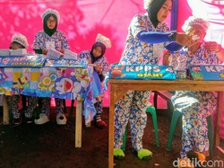 Unik dan Lucu, TPS di Bondowoso Ini Bertema Doraemon