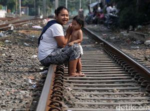 Pilpres Usai, Warga Pinggir Rel Menanti Kesejahteraan