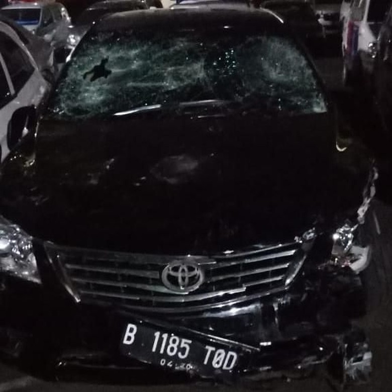 Kecelakaan di Manggarai Akibatkan 7 Orang Luka dan 4 Motor Rusak Kecelakaan di Manggarai Akibatkan 7 Orang Luka dan 4 Motor Rusak
