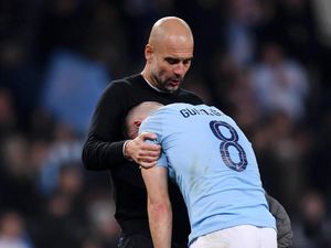 Guardiola di Etihad: Melompat Kesenangan, Lalu Tertegun