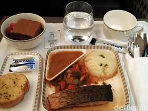Menu-menu Lezat di Kelas Bisnis Pesawat Singapore Airlines