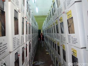 Rekapitulasi Belum Mulai, Kotak Suara Disimpan di GOR Jagakarsa Rekapitulasi Belum Mulai, Kotak Suara Disimpan di GOR Jagakarsa