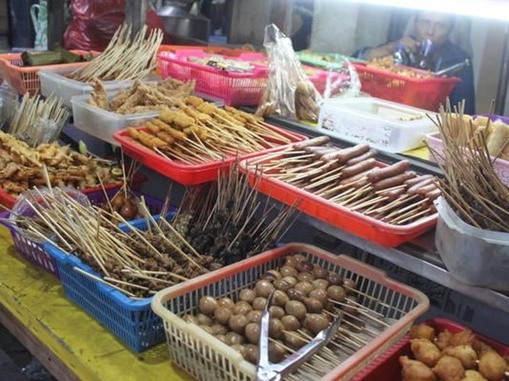 Nongkrong Asyik di 5 Angkringan Legendaris yang Murah Meriah di Yogyakarta Nongkrong Asyik di 5 Angkringan Legendaris yang Murah Meriah di Yogyakarta