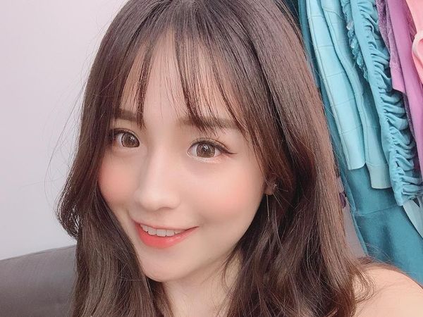 Cantiknya SPG Internasional yang Bikin Pengunjung Pria di Pameran Motor Lemas