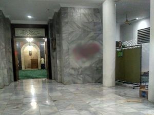 Benar-benar Kelewatan! Seorang Pria Gambar Kemaluan di Masjid Cilandak