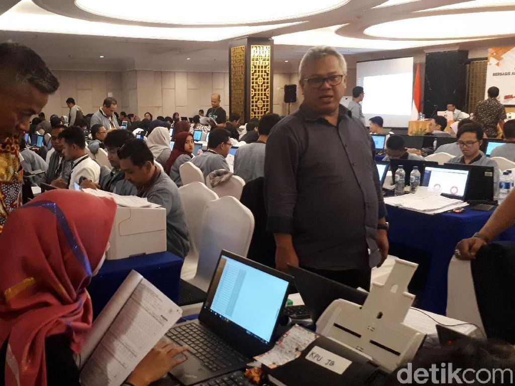 KPU Cek Proses Input Data Penghitungan Suara DKI Jakarta ke Situng KPU Cek Proses Input Data Penghitungan Suara DKI Jakarta ke Situng