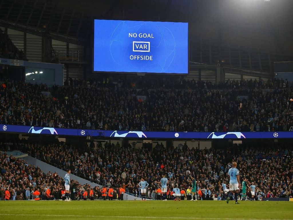 Dengan Berat Hati, Guardiola Akui Masih Dukung VAR Dengan Berat Hati, Guardiola Akui Masih Dukung VAR