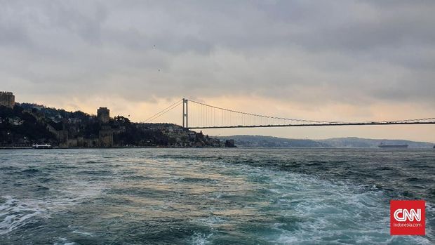 Menjejak Dua Benua dalam Satu Malam di Istanbul