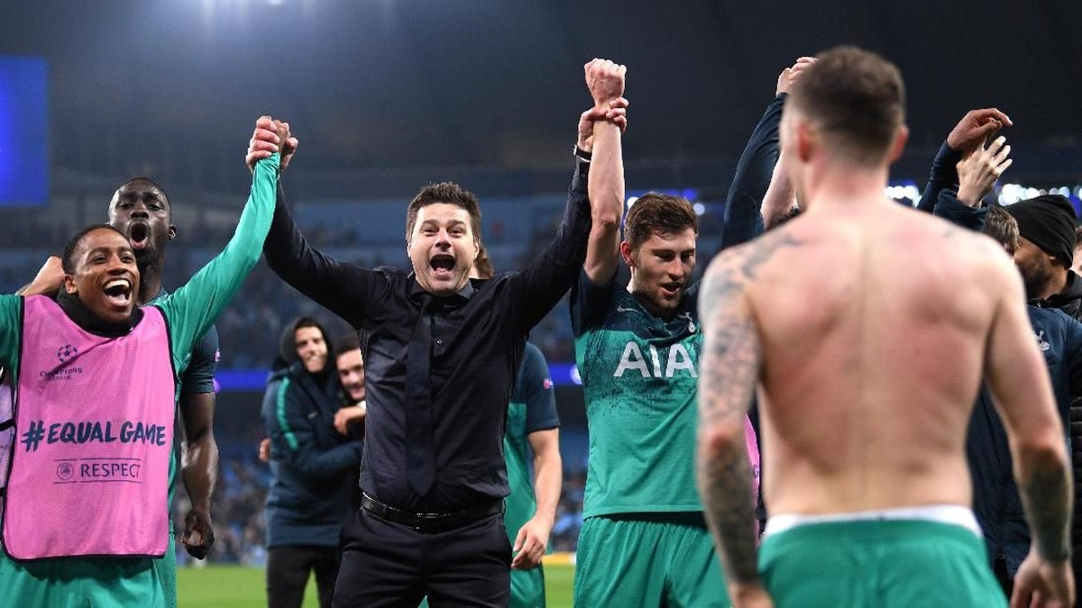 Mauricio Pochettino merayakan keberhasilan Tottenham Hotspur melenggang ke semifinal Liga Champions. (Foto: Laurence Griffiths/Getty Images)