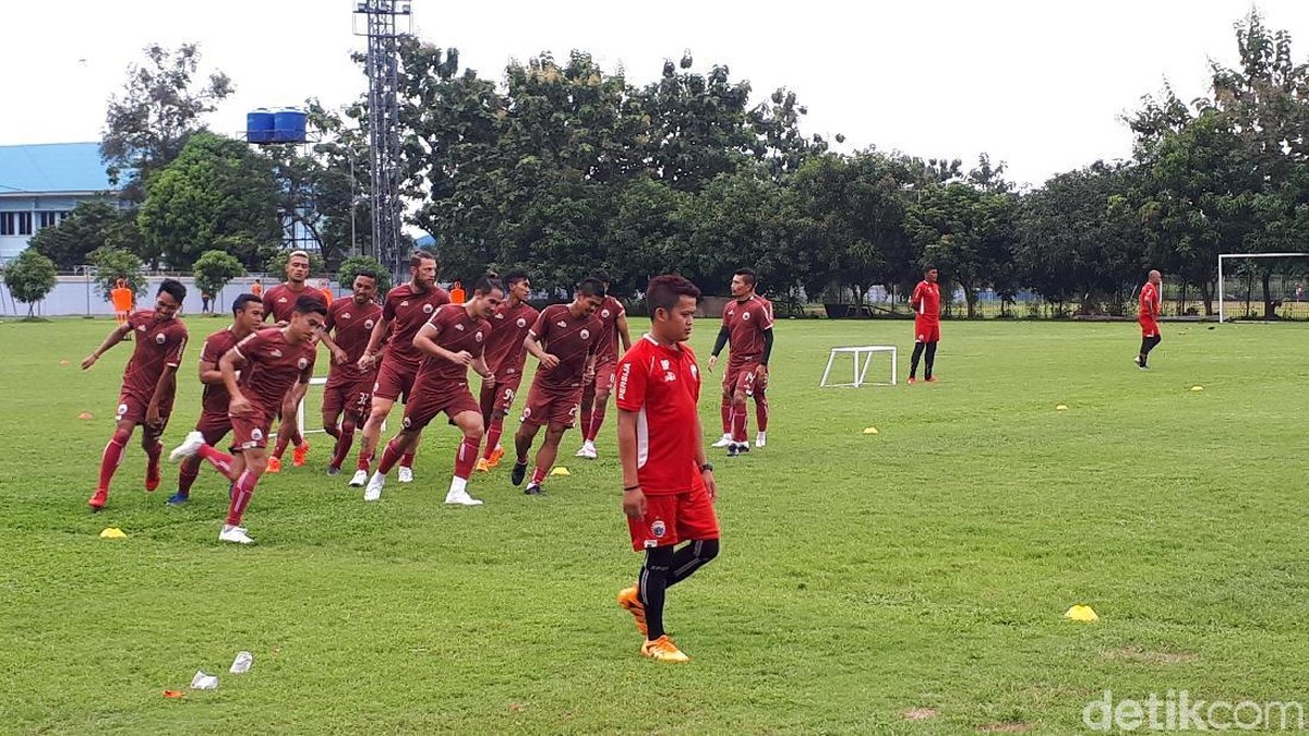 persija Jakarta berlatih di lapangan Sotasoma, Halim Perdanakusumah, Kamis (18/4/2019). (Mercy Raya/detikSport)