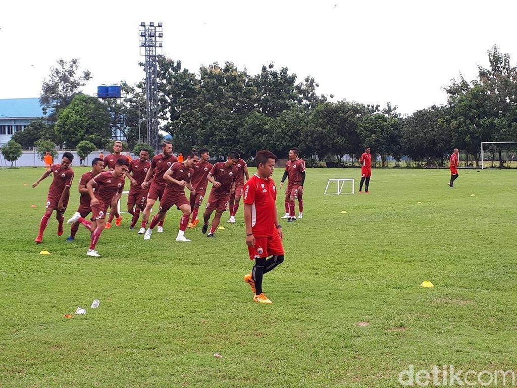 Ivan Kolev Pusing dengan Jadwal Padat Persija (Lagi) Ivan Kolev Pusing dengan Jadwal Padat Persija (Lagi)