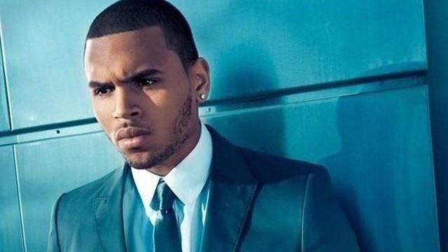 Update Informasi Selebriti InsertLive : Lukai Produser, Chris Brown Ditangkap di Inggris Jelang Tur Terbaru