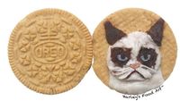 Keren! Seniman Ini Bikin Lukisan Cantik Berbahan Krim Oreo
