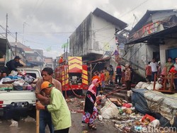Polisi Sebut Ada 350 Kios Terbakar di Pasar Lawang