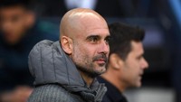 Ekspresi Guardiola bermacam-macam. Manajer asal Spanyol itu dibuat bak roller coaster sepanjang laga. (Foto: Laurence Griffiths/Getty Images)