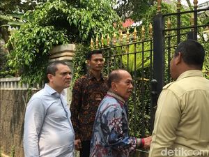 Syarief Hasan Merapat ke Kediaman Prabowo di Kertanegara Syarief Hasan Merapat ke Kediaman Prabowo di Kertanegara